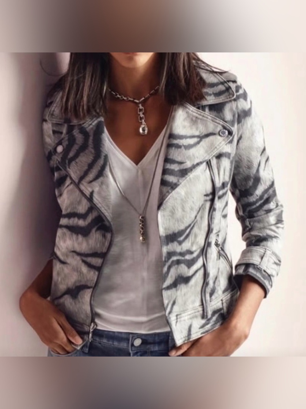 White House Black Market animal print denim motorcycle jacket sz 8